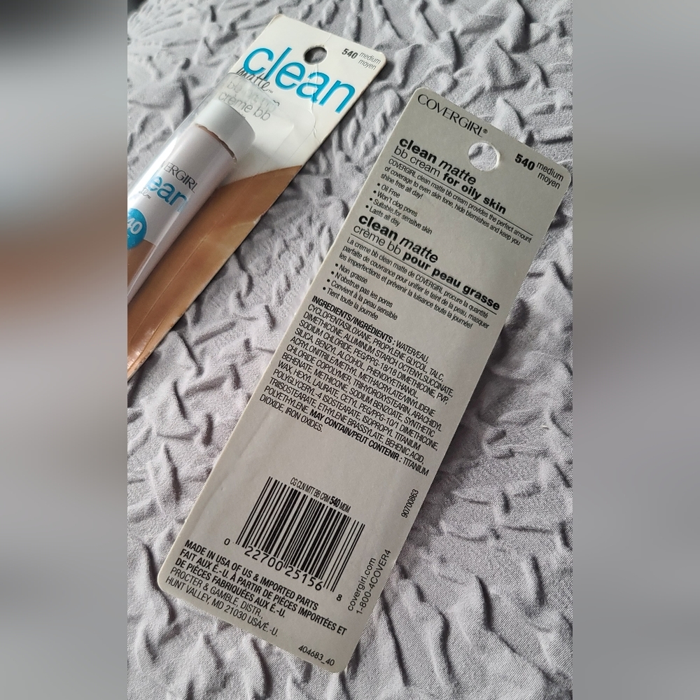 Covergirl Clean Matte BB Cream Medium - Picture 3 of 3